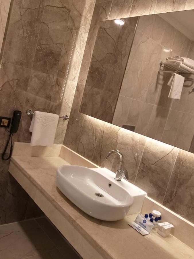 Afyonkarahisar Ema Oeztuerk Thermal Hotel מראה חיצוני תמונה